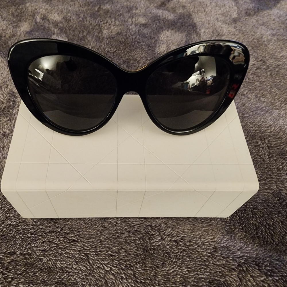 AUTHENTIC VINTAGE Dior Sunglasses - Picture 2 of 12
